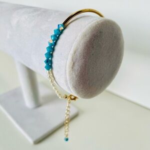 Elegant Gold and Turquoise Bracelet